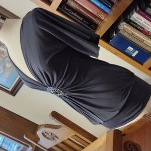 Studio Y med grey top night out